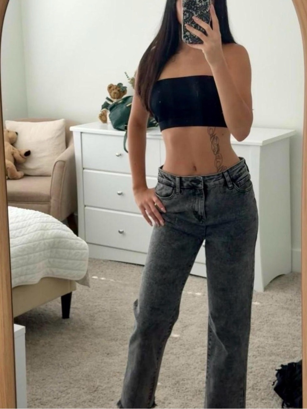Kendall+Kylie Women's medium -Rise Straight Leg Jeans in Washed Black